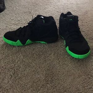 Kyrie 4 holloween